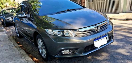 HONDA CIVIC 1.8 LXS 16V FLEX 4P AUTOMÁTICO HONDA CIVIC 1.8 LXS 16V FLEX 4P AUTOMÁTICO